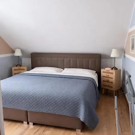 Haus Mit Garten In Der Naehe Rhein Und Flughafen Kolín nad Rýnem