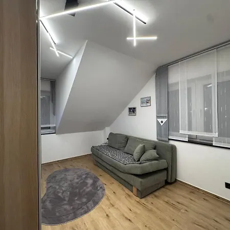 Haus Mit Garten In Der Naehe Rhein Und Flughafen *