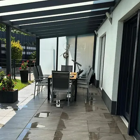 Haus Mit Garten In Der Naehe Rhein Und Flughafen *