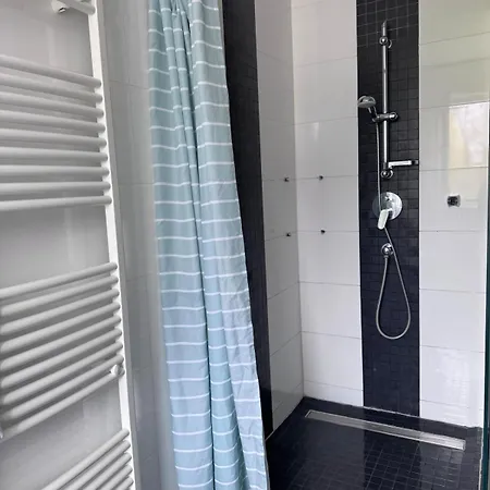 Haus Mit Garten In Der Naehe Rhein Und Flughafen Prázdninový dům *